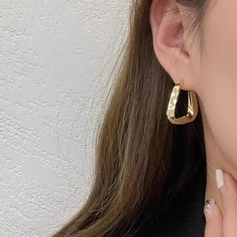 Simple Design Gold Color Geometric Twisted Square Hoop Earrings for Women Creative Young Girls Party Wedding Jewelry