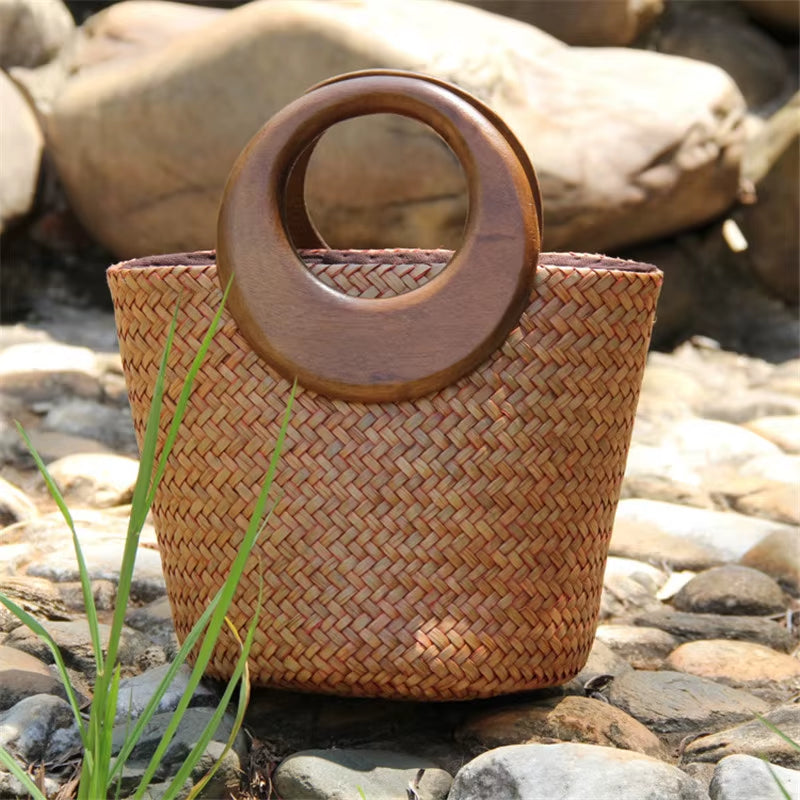 Handmade Wood Handle Straw Bag Vintage Woven Handbags Seaside Vacation Bag Rattan Bucket Bag